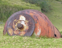 Large geared metal container